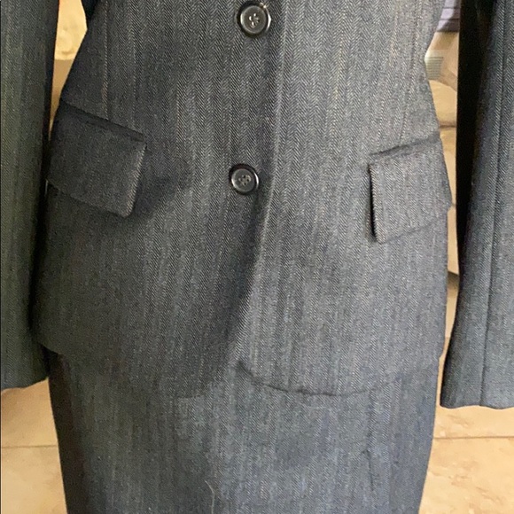 Lauren Ralph Lauren 2 pic Set Skirt and Jacket size 10 - Picture 2 of 16